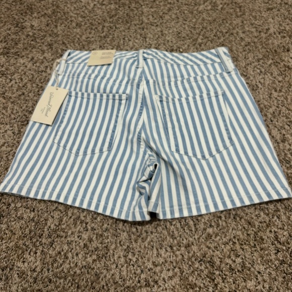Denim shorts striped NWT - Picture 2 of 2